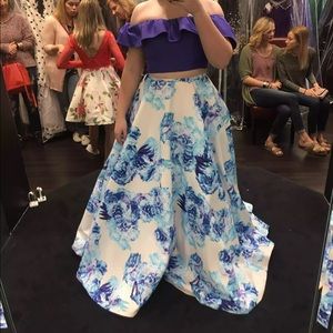 never worn. prom dress.